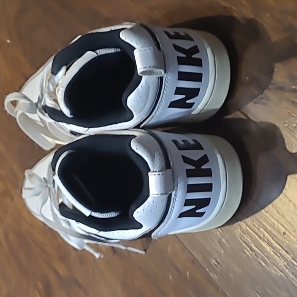 White nike air - Picture 4 of 4